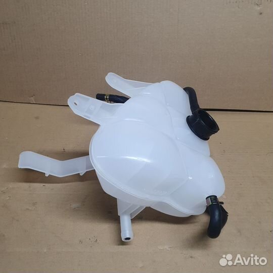 Бачок jeep wk2 grand cherokee wk2 3.0D