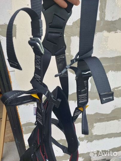 Страховочная система привязь обвязка