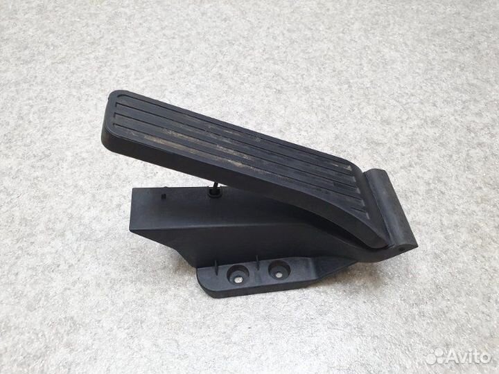 Педаль газа Mercedes C-Class W204