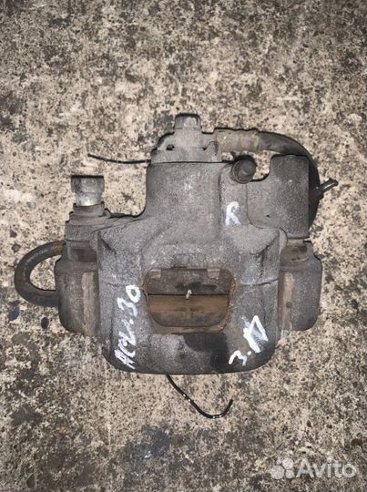 Суппорт задний правый Тойота Камри ACV30