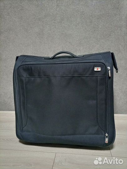 Чемодан -портплед на колесах Victorinox оригинал