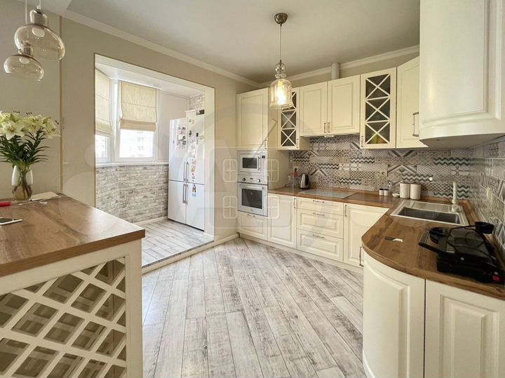 3-к. квартира, 83 м², 4/18 эт.