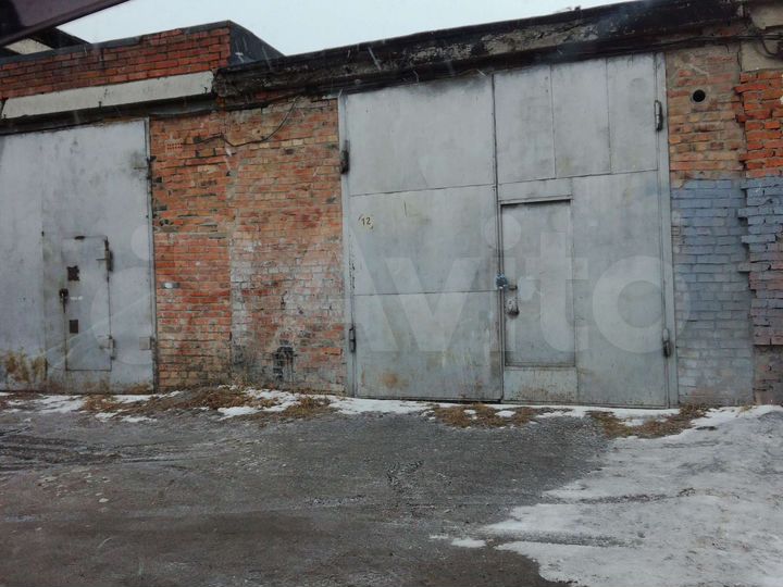 Гараж, > 30 м²