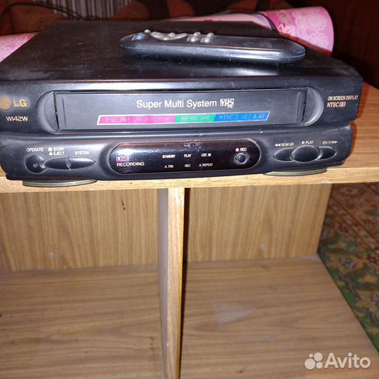 Видеомагнитофон LG
