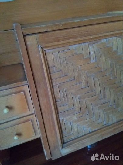 Шкафчик навесной