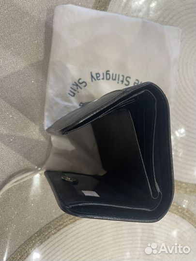 Кошелек из кожи ската