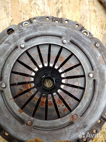 Запчасти на passat б3