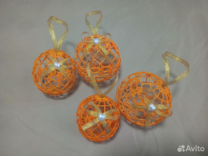 Шары новогодние елочные крючком 4 штуки