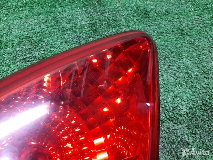 Фонарь задний внутренний левый Peugeot 3008 2010