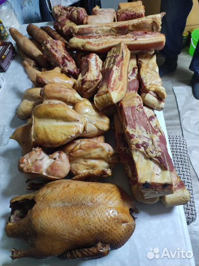 Копчёная колбаса, мясо, рыба