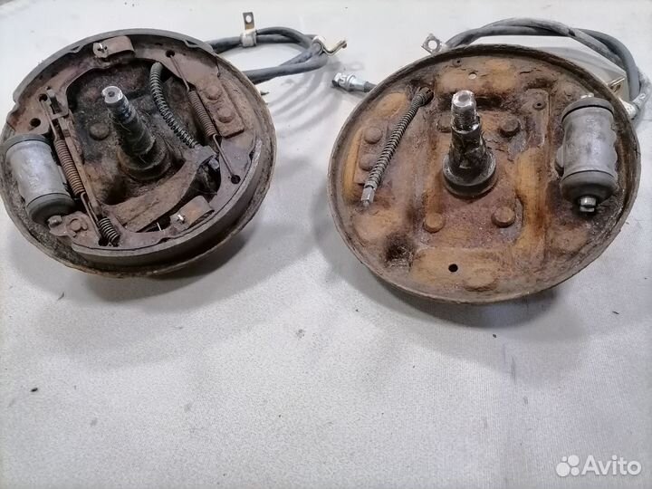 Щит опорный задний правый KIA RIO I 2002-2005