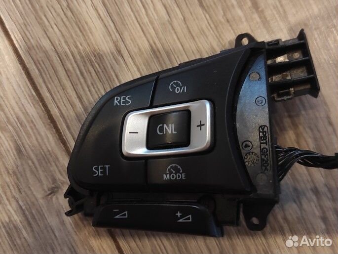 Блок кнопок руля volkswagen tiguan