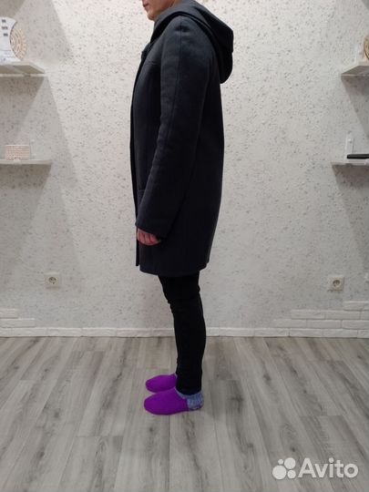 Пальто женское зимнее 46 с капюшоном