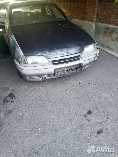Opel Omega 2.0 МТ, 1987, 500 000 км