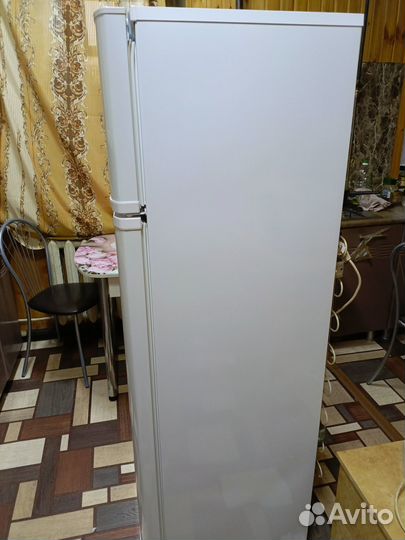 Холодильник Бирюса 122