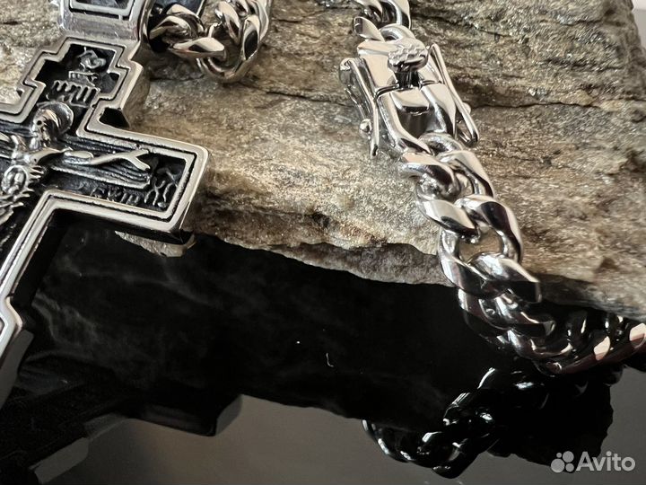 Крест и цепь