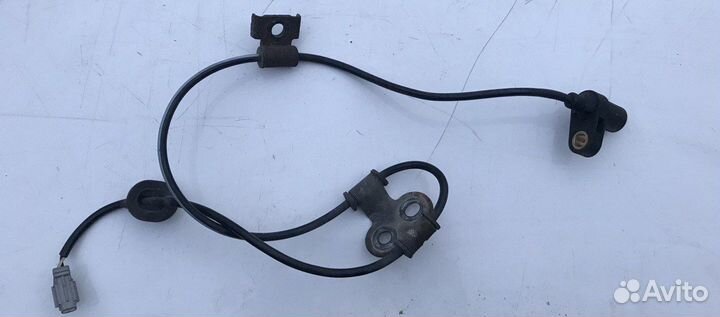 Датчик ABS передний левый Subaru Forester SG5