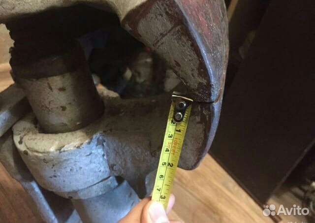 Инструмент СССР кузнечные огромные тиски