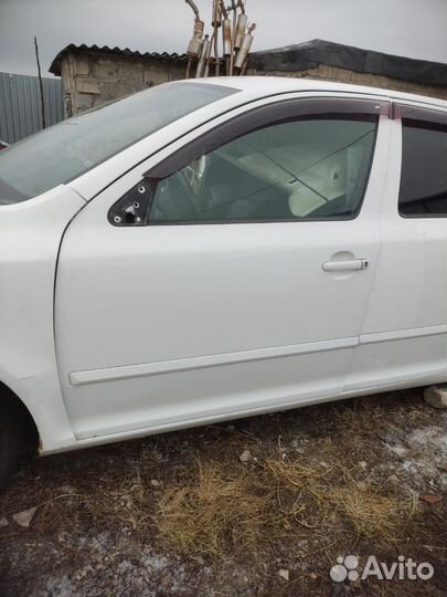 Skoda Octavia A5 дверь передняя левая
