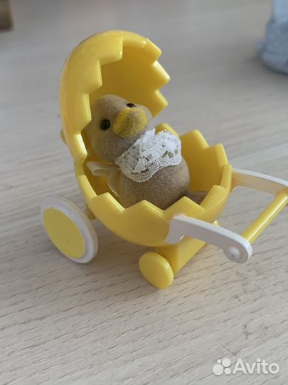 Sylvanian families коляска яйцо с утенком
