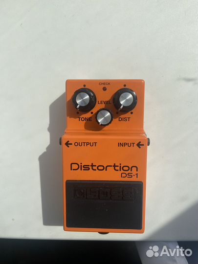Boss DS-1 (Гитарная педаль Distortion)