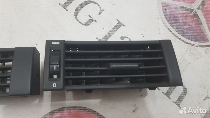 Дефлектор Воздушный Панели Приборной Mercedes W124