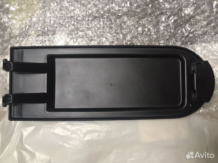 Крышка подлокотника