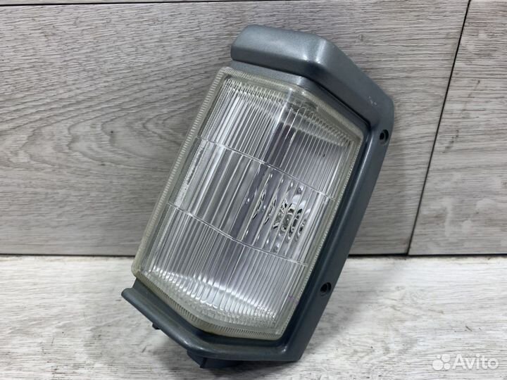 Поворотник левый