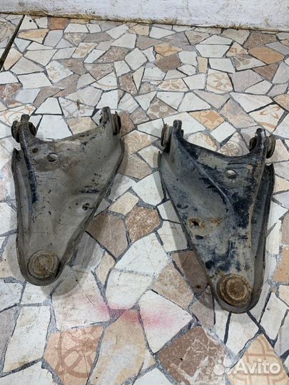 Рычаг передний Renault Logan седан 1.6 K4MC697 (84