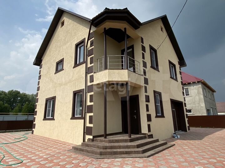 Коттедж 172,7 м² на участке 10 сот.