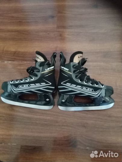 Коньки хоккейные юниорские