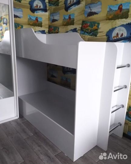Двухьярусные кровати
