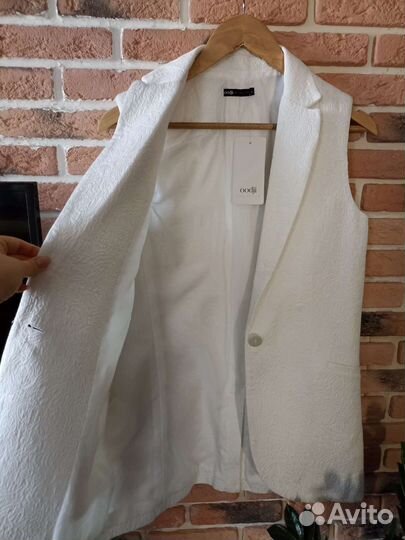 Новый белый жилет, р. 42, ф.Oodgi
