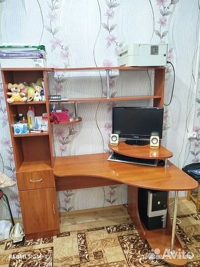 Компьютерный стол