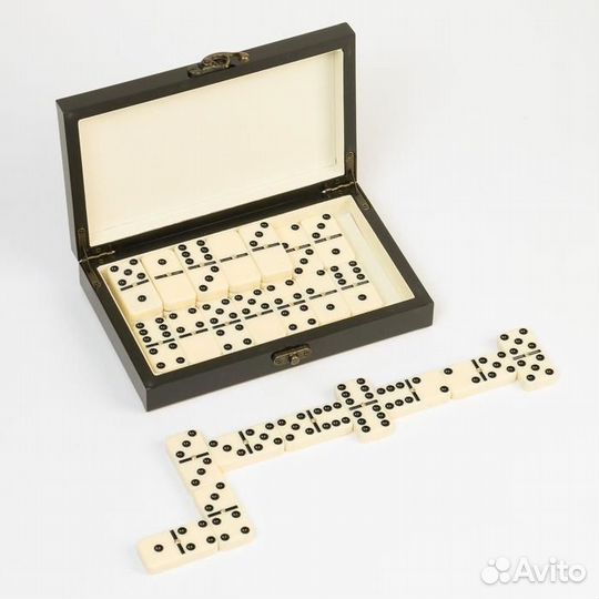 Домино подарочное в деревянном кейсе