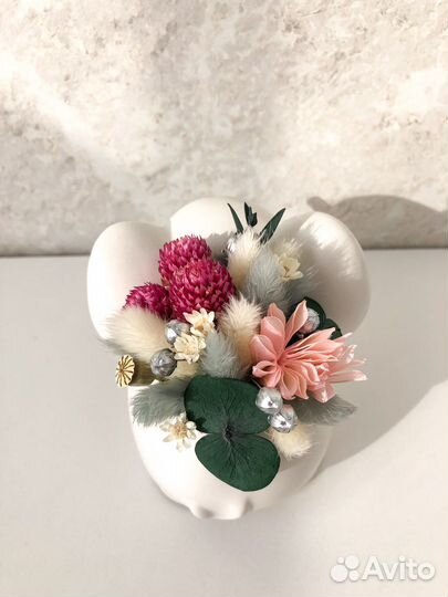 Композиция слоник с сухоцветами