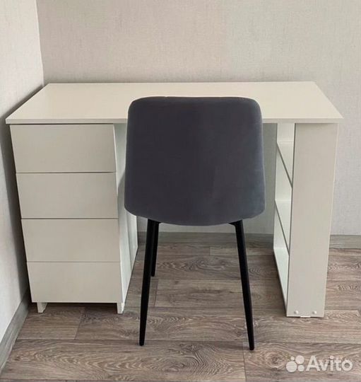 Письменный стол