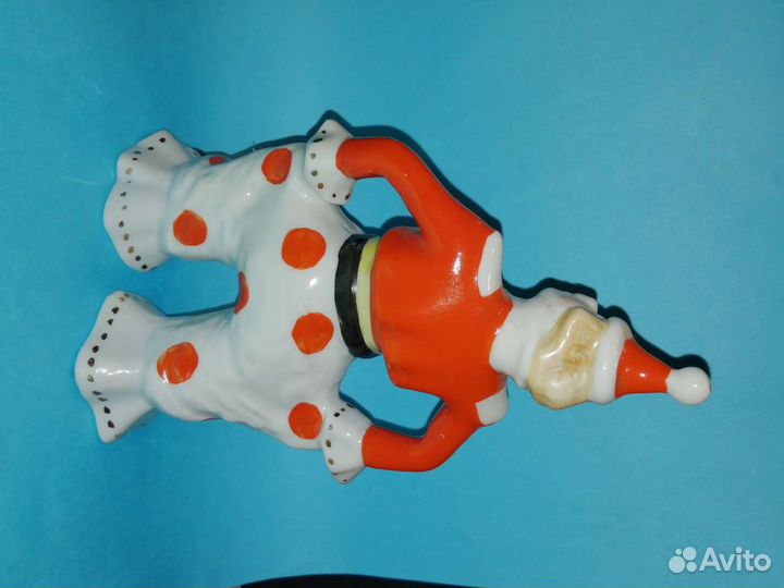 Статуэтка фарфор клоун