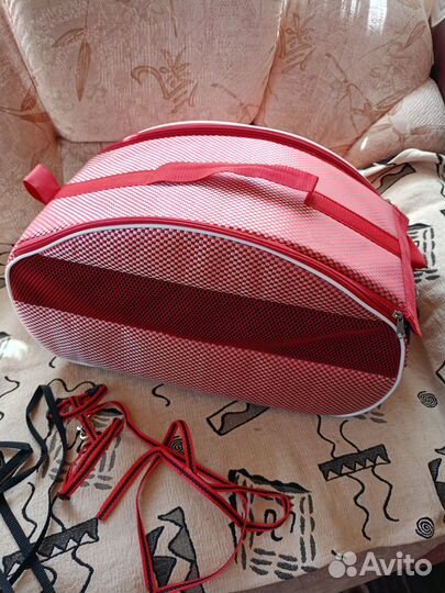 Приданое для котенка (кошачья переноска, лоток.)