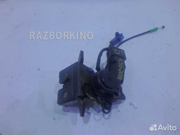 Замок двери багажника Toyota Corolla E120