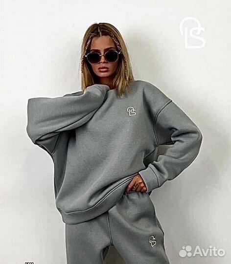 Спортивный костюм утепленный новый