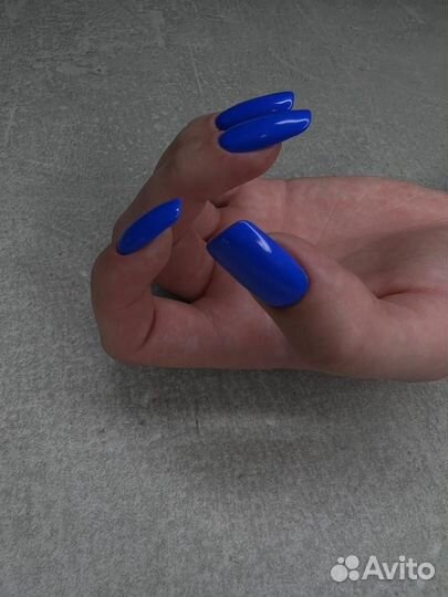 Модель на маникюр с покрытием гель-лак