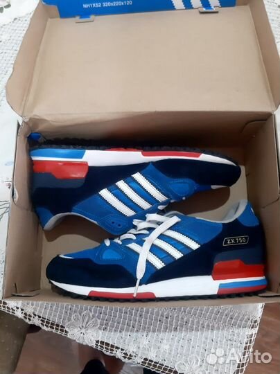 Кроссовки adidas zx750