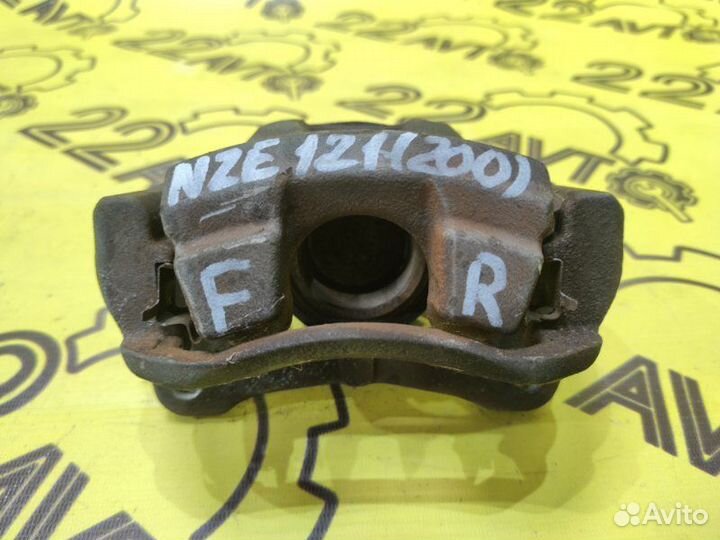 Суппорт передний правый Toyota Corolla Allex