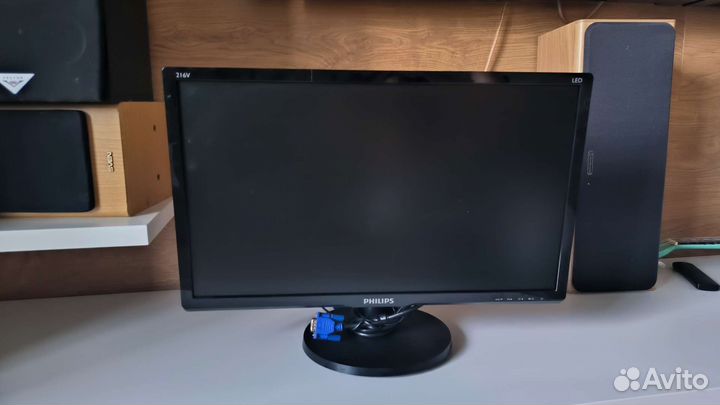 Монитор Philips 216V6L VGA