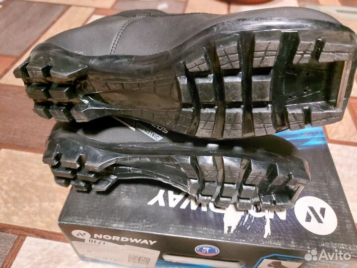 Лыжные ботинки