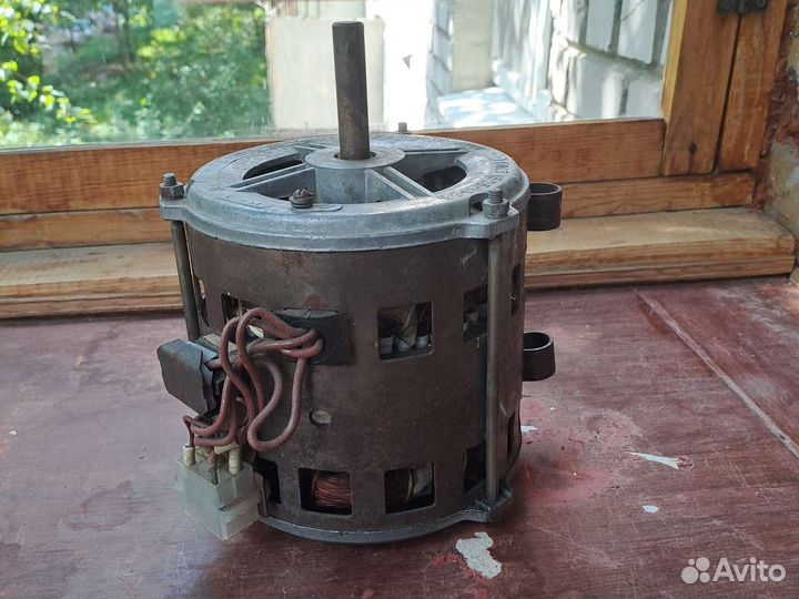 Двигататель стиральной машины