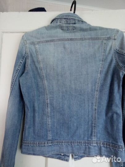 Куртка джинсовая Lee. Размер S