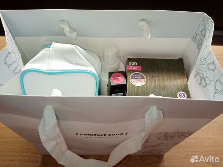 Пакет с косметикой