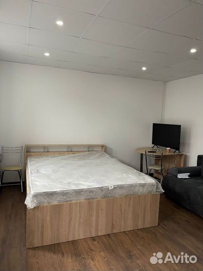 Кровать с матрасом